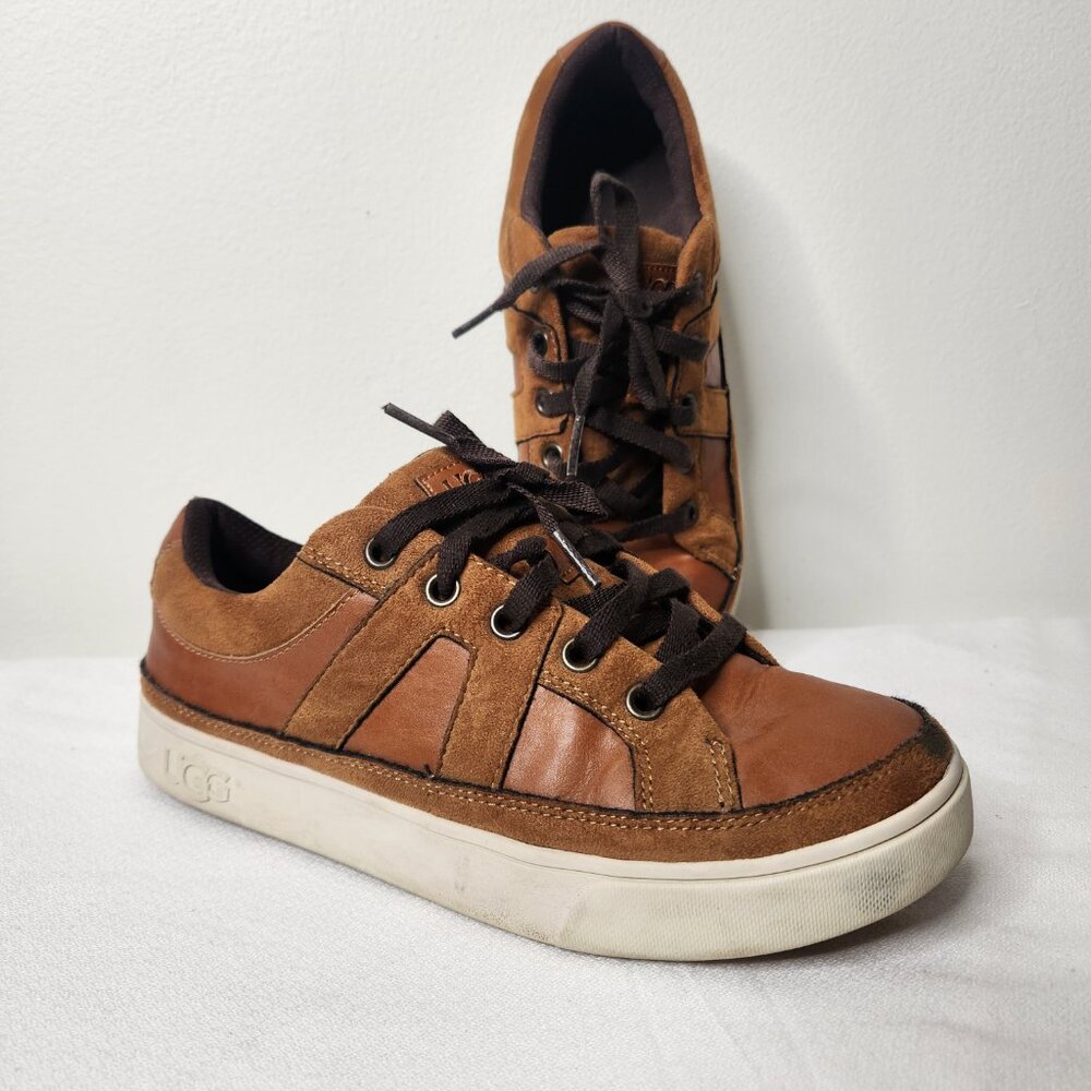 UGG‎ Boys Marcus Leather and Suede Sneakers Size 5